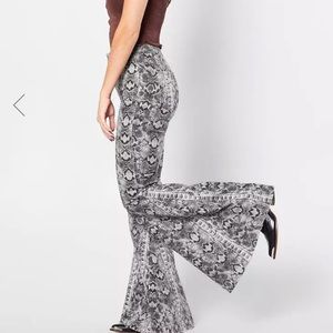 🐍NWT🐍 Just Float On Free People Pant Sz 28